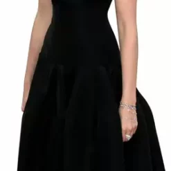 LifeSizeCutouts Anne Hathaway N495 Celebrity Cutout